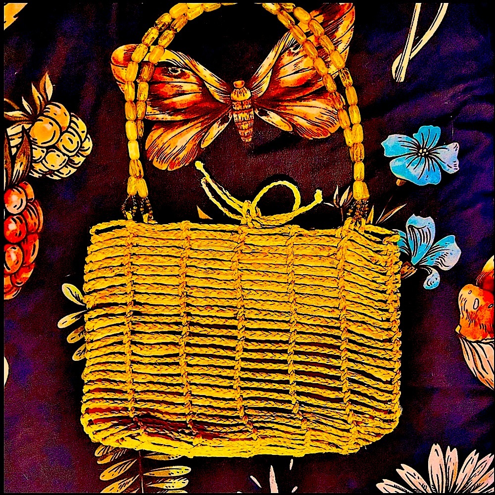Vintage 60s Tan Woven Tote with Structured Design & Beaded Handles.